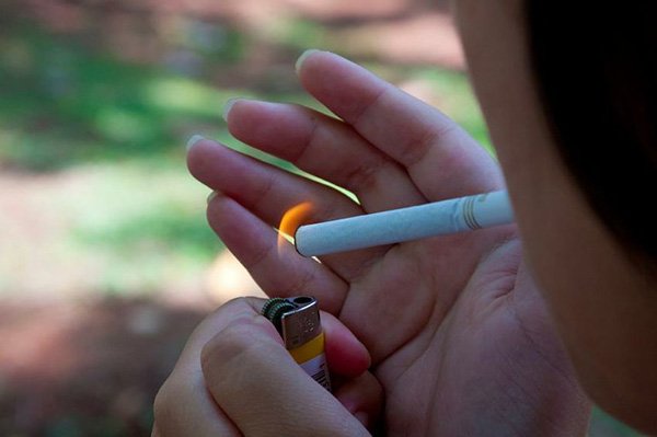 Em cinco anos, número de fumantes passivos cai 34,4%