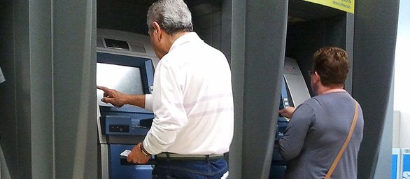 Agências bancárias funcionam até essa quinta (29)