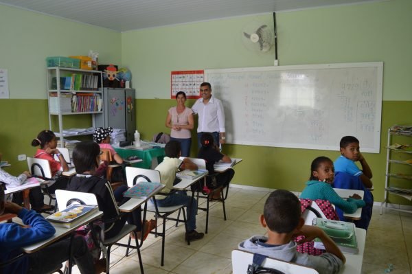 Secretário de Educação visita escolas da Zona Rural