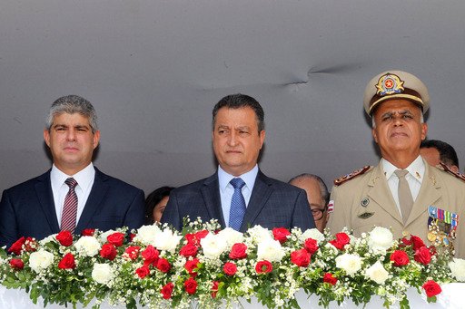 Rui anuncia modernização de promoções para policiais