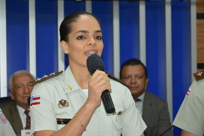 Base Comunitária abre espaço para futebol feminino