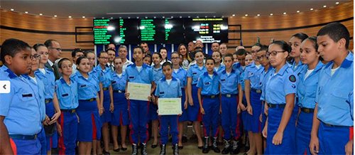 Câmara homenageia alunos do Colégio Militar
