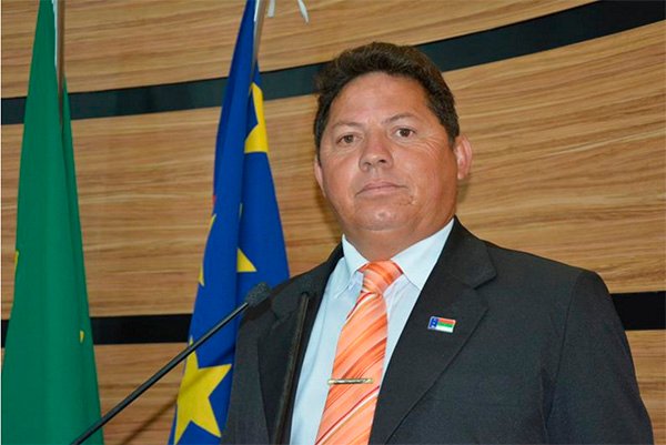 Jorge Bezerra repudia governo estadual