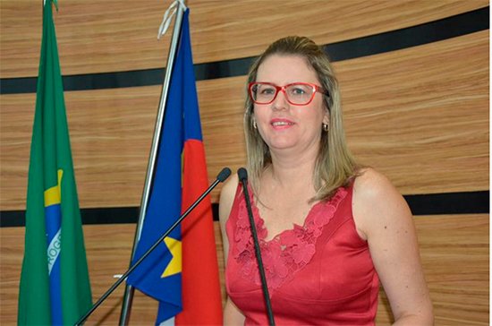 Viviane Sampaio repudia terceirização trabalhista