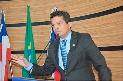 David Salomão apresenta PL em prol dos estudantes