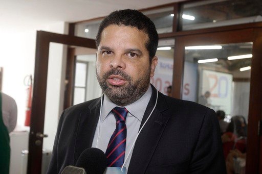 17 servidores acumulavam cargos na Bahia e em Minas Gerais