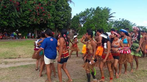 Estudantes celebram as tradições dos povos indígenas