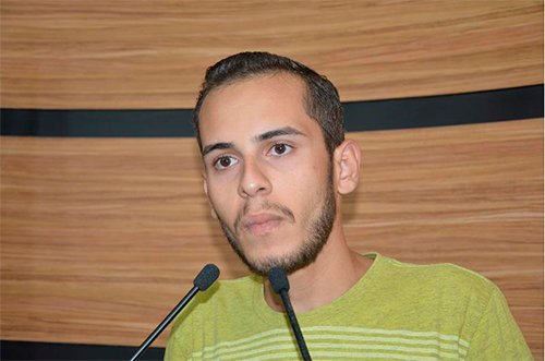 Esdras Tenório denuncia suspeita de nepotismo na prefeitura