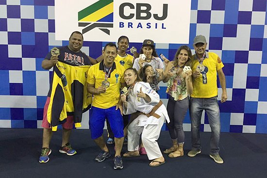 Equipe conquistense traz 22 medalhas em eventos regionais de Judô