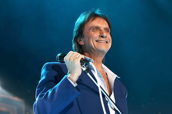 Roberto Carlos pára o trânsito em Vitória da Conquista