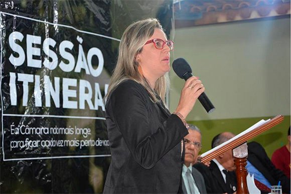 Viviane Sampaio destaca importância da luta contra o machismo