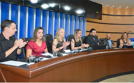 Em Audiência Pública Câmara celebra Dia do Dentista