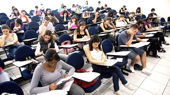 Plataformas digitais auxiliam estudantes na preparação para o Enem