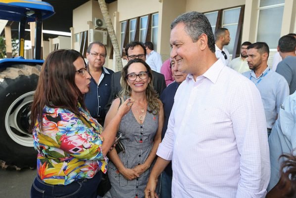 Governador Rui Costa assina protocolo da Policlínica Regional de Saúde