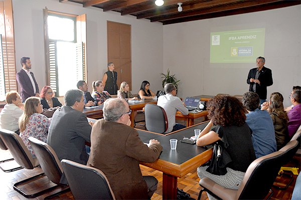 IFBA assina convênio do programa Cidadão Aprendiz