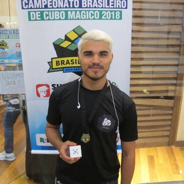 Estudante de Poções conquista o primeiro lugar no Campeonato Brasileiro de Cubo Mágico 2018
