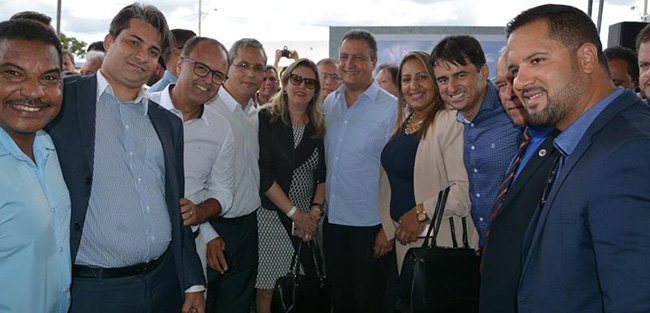 Câmara entrega Título de Cidadão Conquistense a Rui Costa