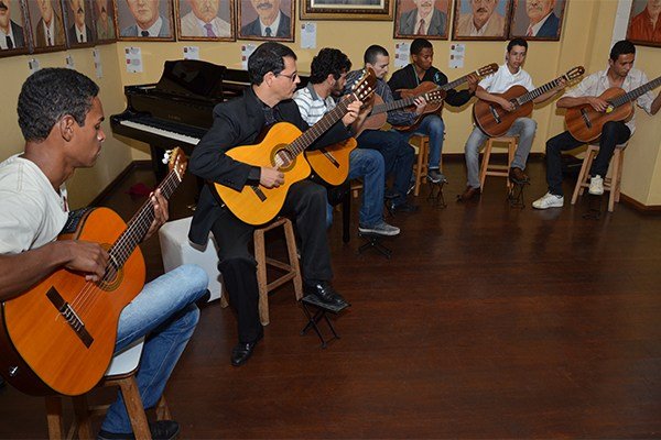 Cursos gratuitos do Conservatório Municipal de Música abrem inscrições para novos alunos