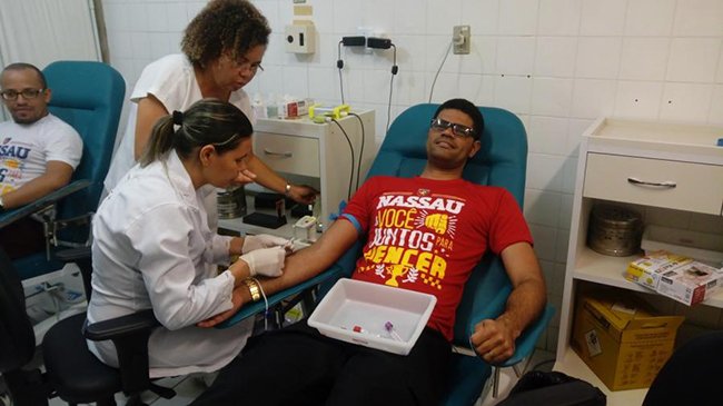 UNINASSAU Conquista realiza coleta de sangue em parceria com Hemoba