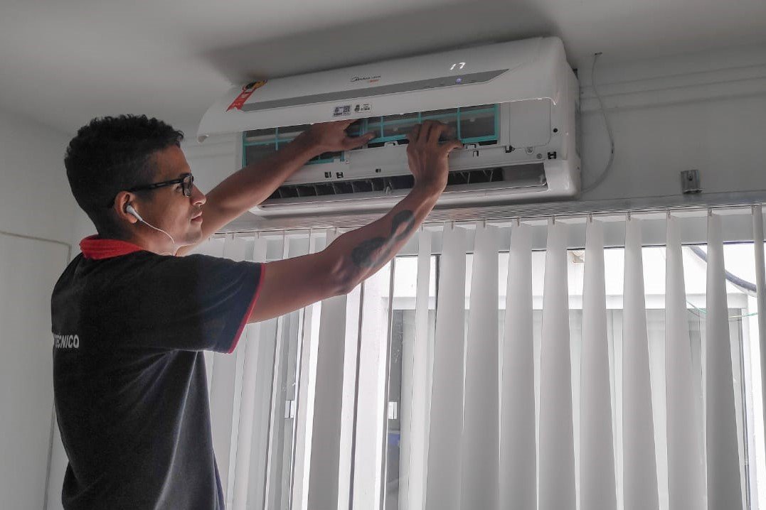 Reeducandos trabalham em manutenção e reformas de unidades de saúde