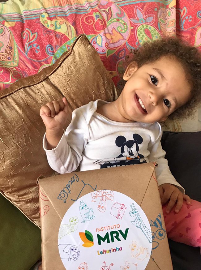 Instituto MRV entrega 257 kits de leituras em cidades baianas