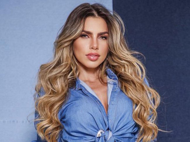 Erika Schneider termina namoro de 02 anos e volta a morar com os pais