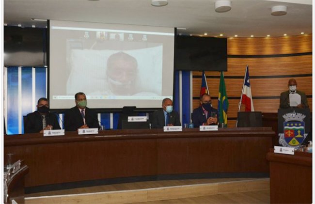 Herzem Gusmão empossado para seu segundo mandato como prefeito de Conquista