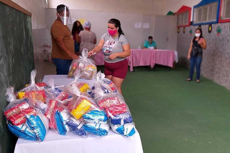 Prefeitura entrega nova remessa dos kits da alimentação escolar