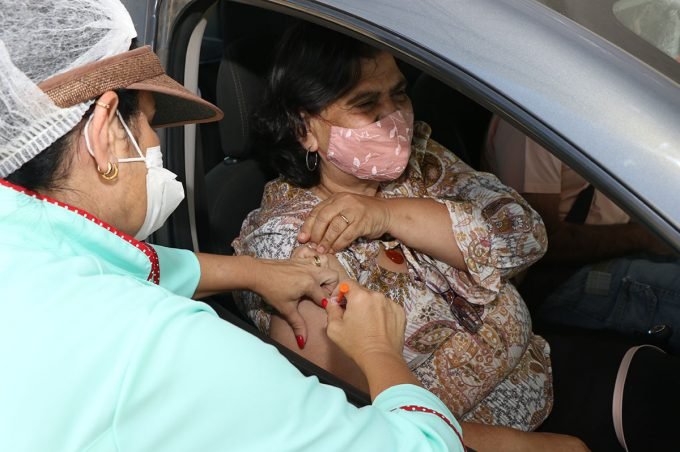 Vitória da Conquista segue vacinando