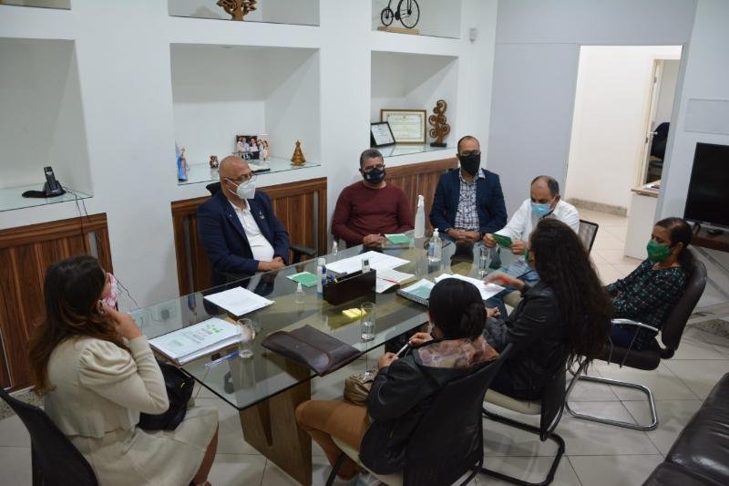 Câmara recebe pauta de reivindicações dos professores municipais