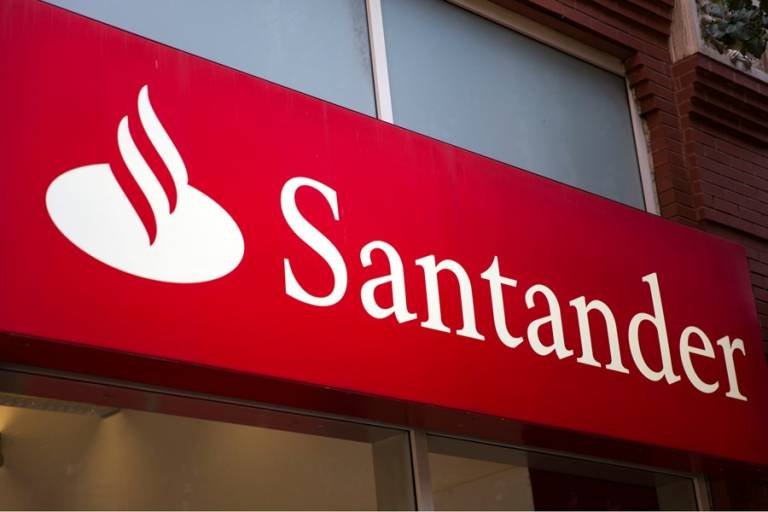 Santander concede 15 mil bolsas para cursos de programação e ciência de dados