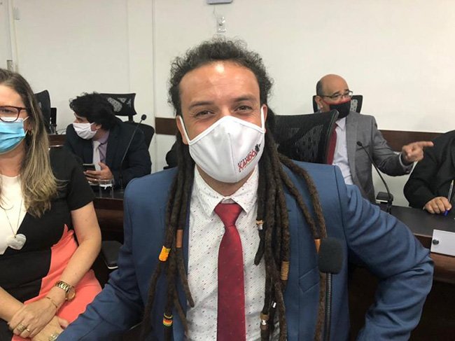 Rebu no meio artístico e cultural do Sudoeste com declarações do Secretário