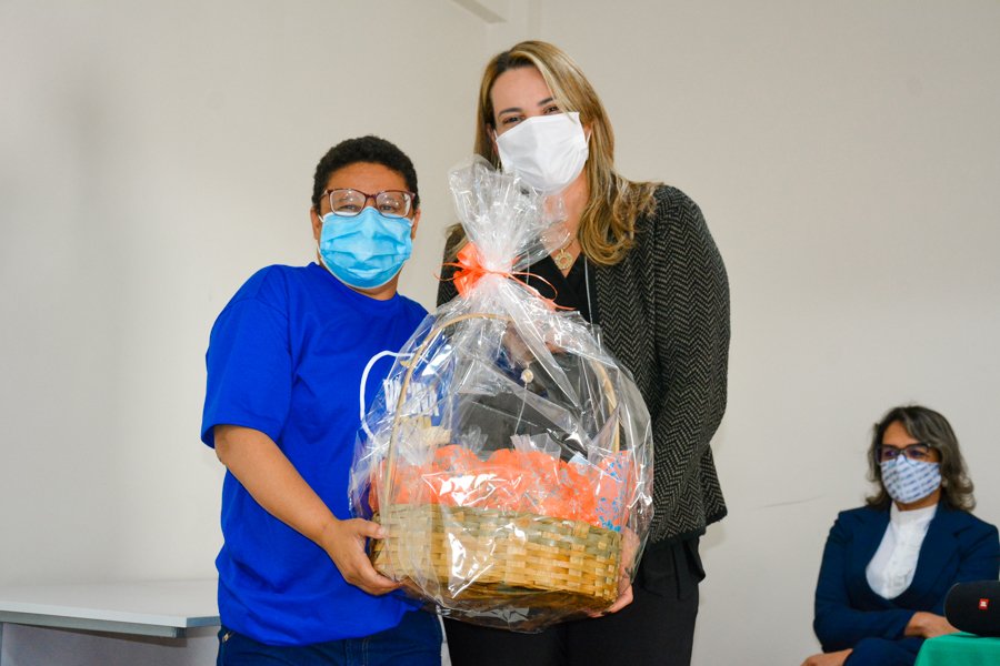 Empresários conquistenses homenageiam 250 pessoas: linha de frente da vacinação