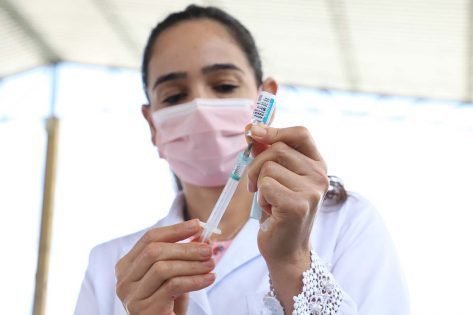 Vacinação contra Covid prossegue nesta segunda-feira, 20, com 1ª, 2ª e 3ª doses