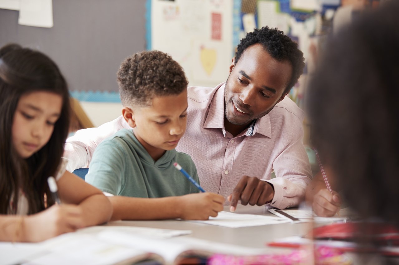 Cooperativismo educacional: engajamento  de famílias e alunos mais altruístas