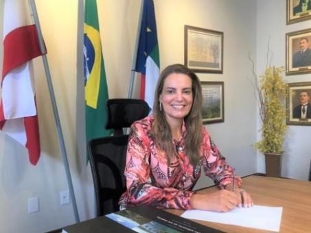 Em mensagem especial de fim de ano, Prefeita Sheila Lemos conclama as pessoas a se conectarem ao amor