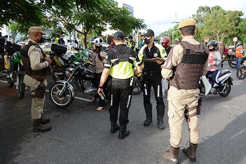 Mais uma blitz de combate ao transporte irregular de passageiros apreende 7 motos