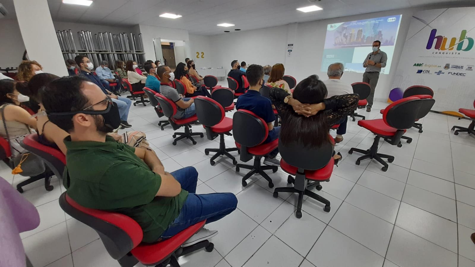 Hub Conquista promove encontro com a imprensa e lança nova identidade visual