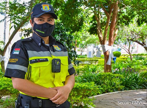 Fardamentos novos com câmeras corporais para agentes do Simtrans