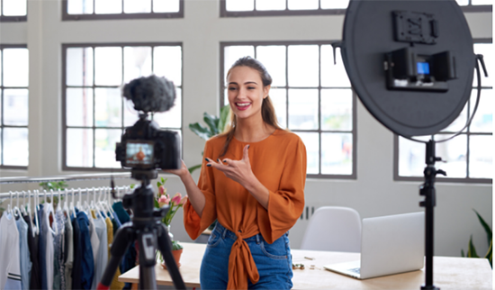 Profissão: influencer! Saiba como o Novo Ensino Médio prepara estudantes para as profissões atuais