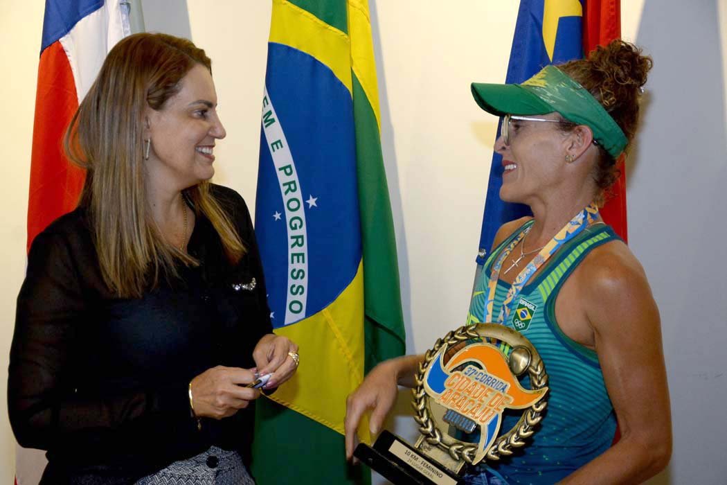Atleta conquistense Suzy Ruas é recebida por Sheila Lemos e recebe apoio para competições pelo país