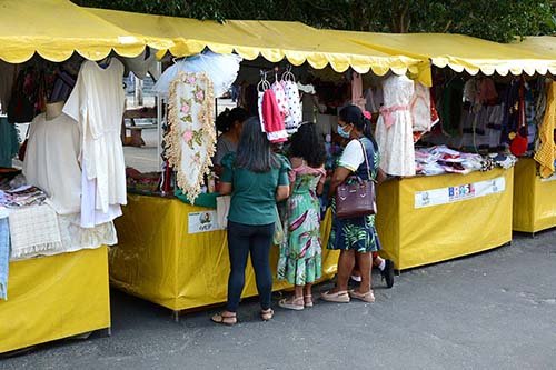 Feira de Economia Solidária no centro movimenta o comércio do Dia das Mães