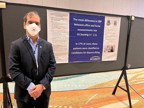 Pesquisa científica desenvolvida na Farmácia da Família é apresentada em congresso de geriatria nos Estados Unidos