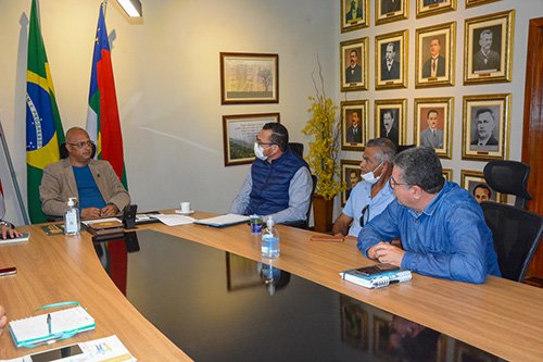 Associação de Pastores Evangélicos conversa com prefeito em exercício sobre apoio à Marcha Para Jesus