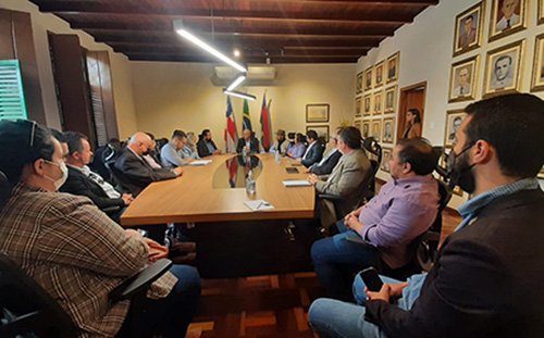 Prefeito em exercício, Dudé, realiza primeira reunião com secretariado