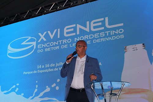 Encontro de produtores de leite e derivados recebe apoio da Prefeitura.