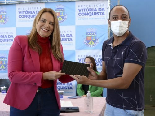 Governo Municipal entrega 550 tablets para Agentes Comunitários de Saúde