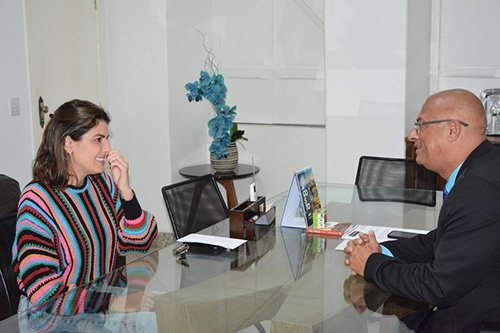 Câmara Municipal recebe visita da gerência do Festival de Inverno Bahia Gabriela Gaspari