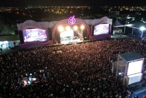 Palco Principal do Festival reflete a característica da edição: evento repaginado