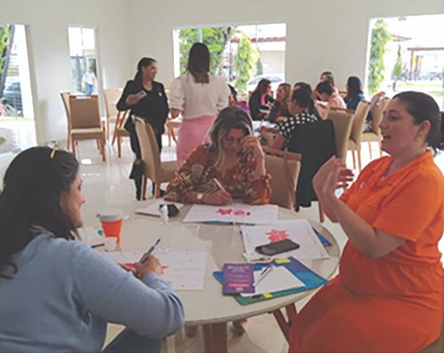 Workshop incentiva empreendedorismo feminino de Conquista com foco em gestão de  marca de empresa.